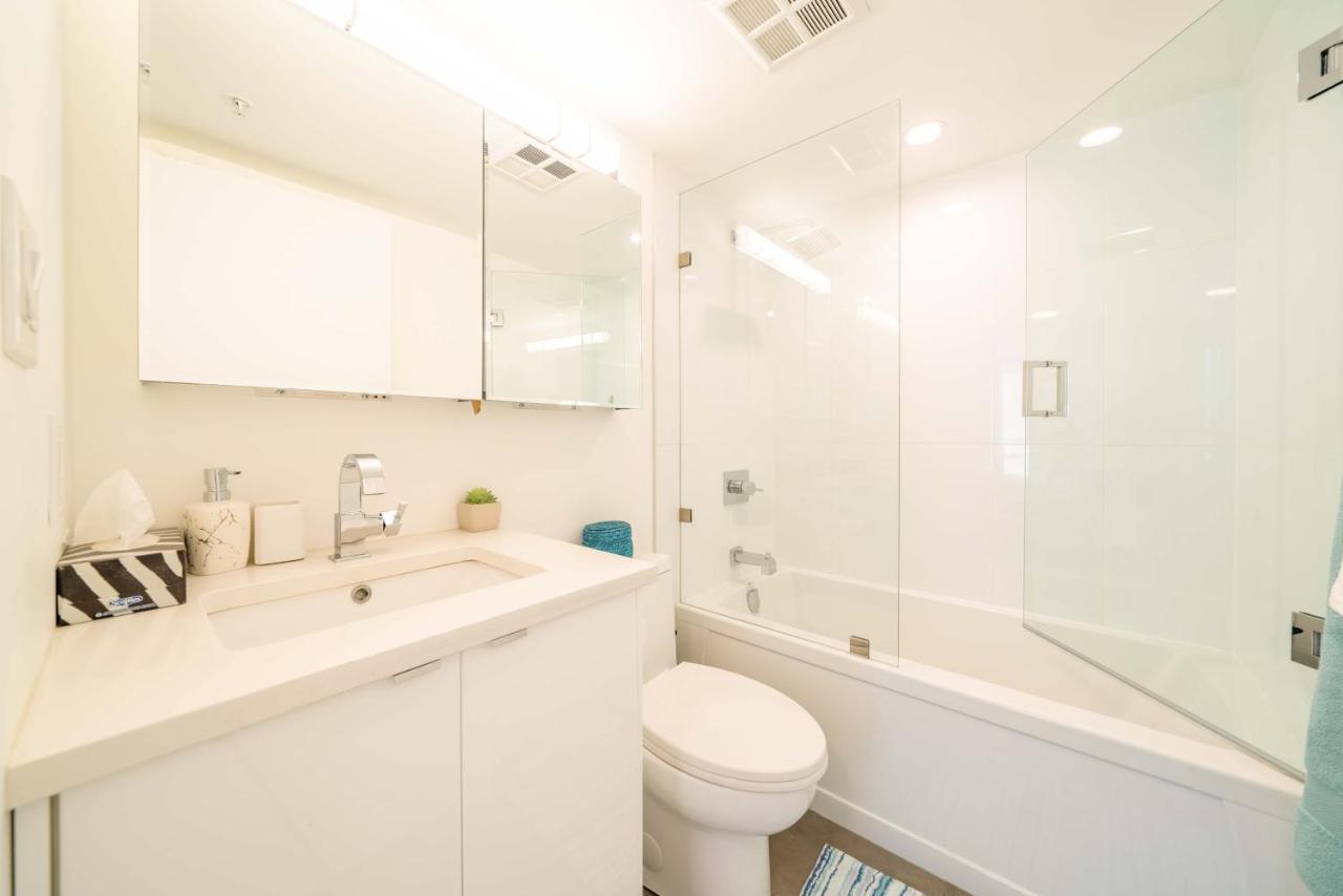 Sunset Beach Walk 2Bd+2Ba+1Prk Yaletown Ванкувър Екстериор снимка
